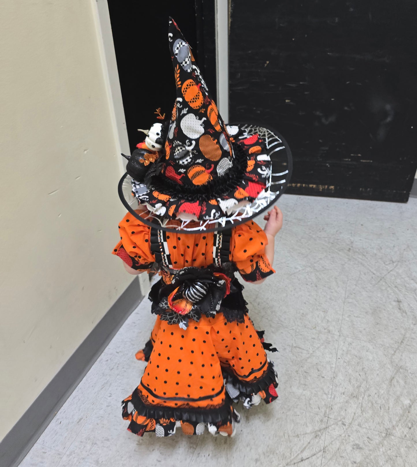 12/2 to 3/5 Borealis Customs Pumpkin Witch
