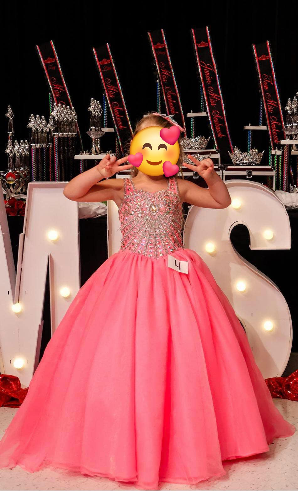 Youth 4 Pink Unique Fashions