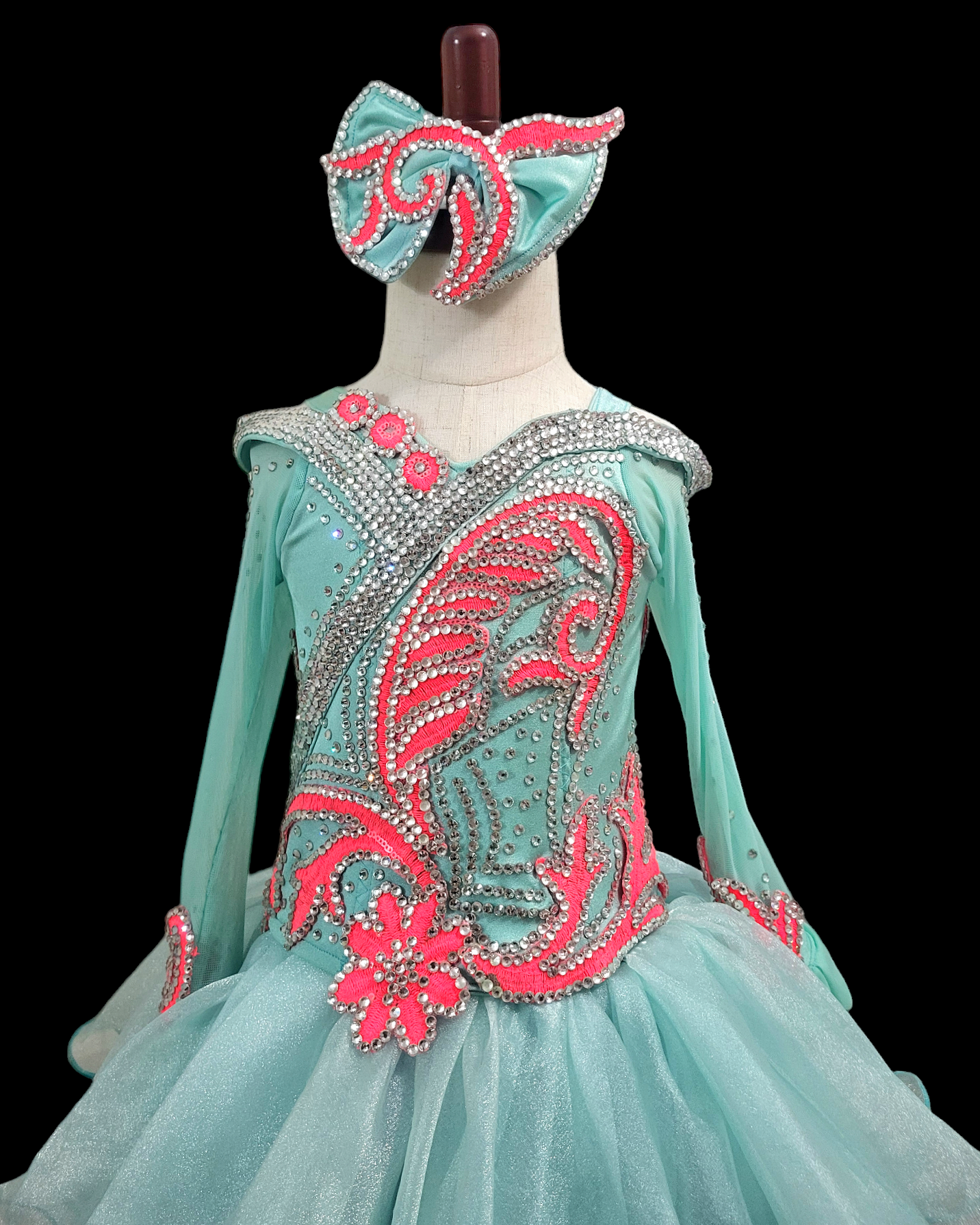 2/4 "Aqua Elegance" Lacy Ayala