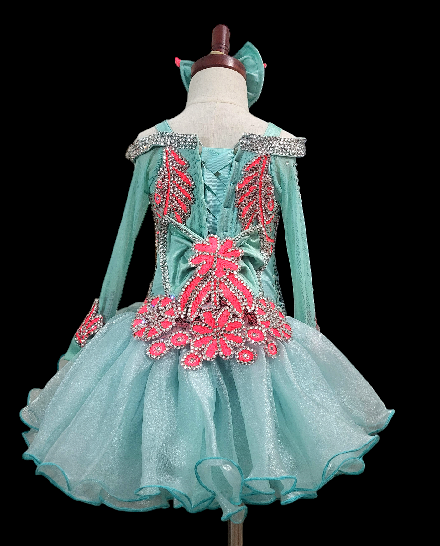 2/4 "Aqua Elegance" Lacy Ayala