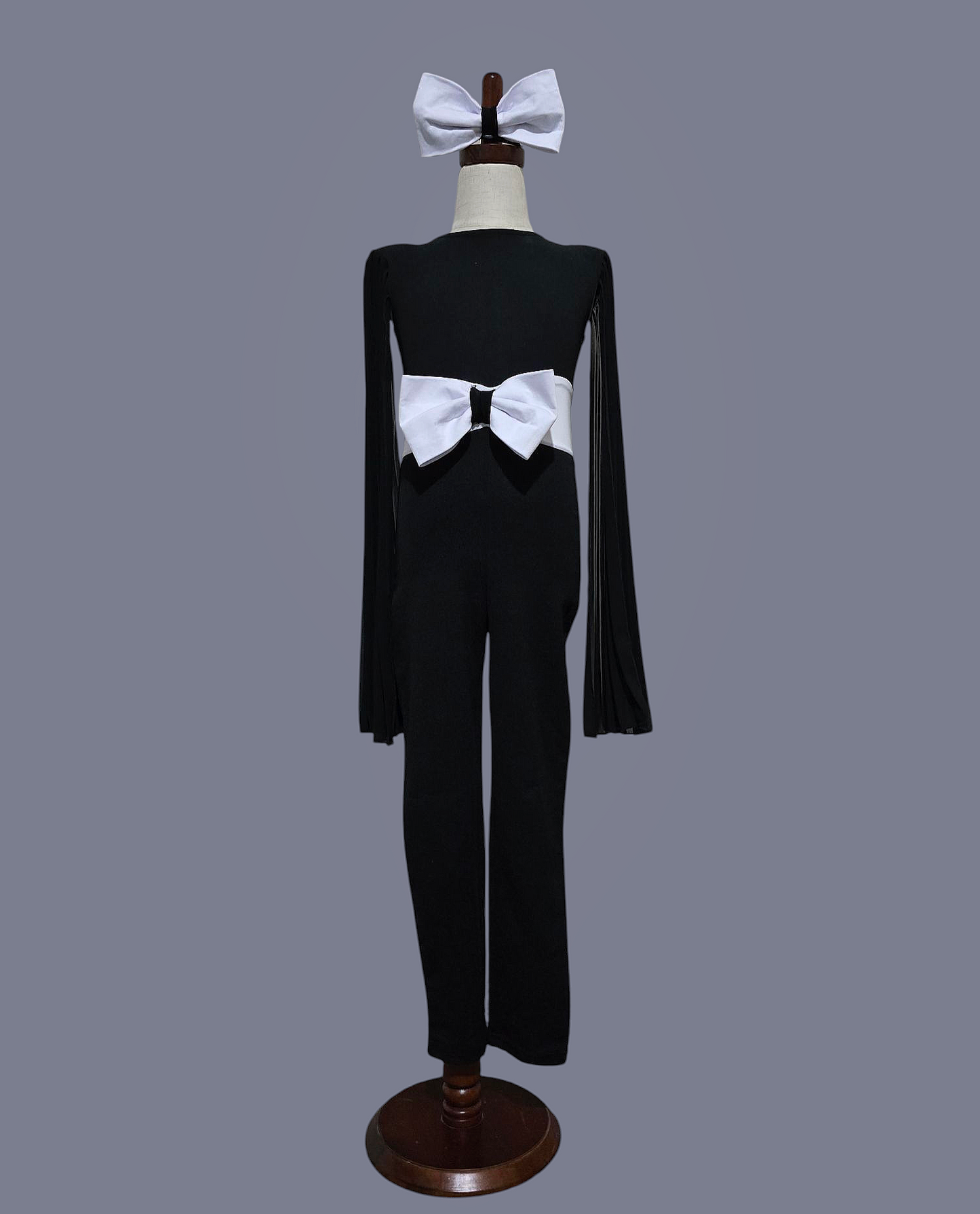 6/7 B&W Fun Fashion