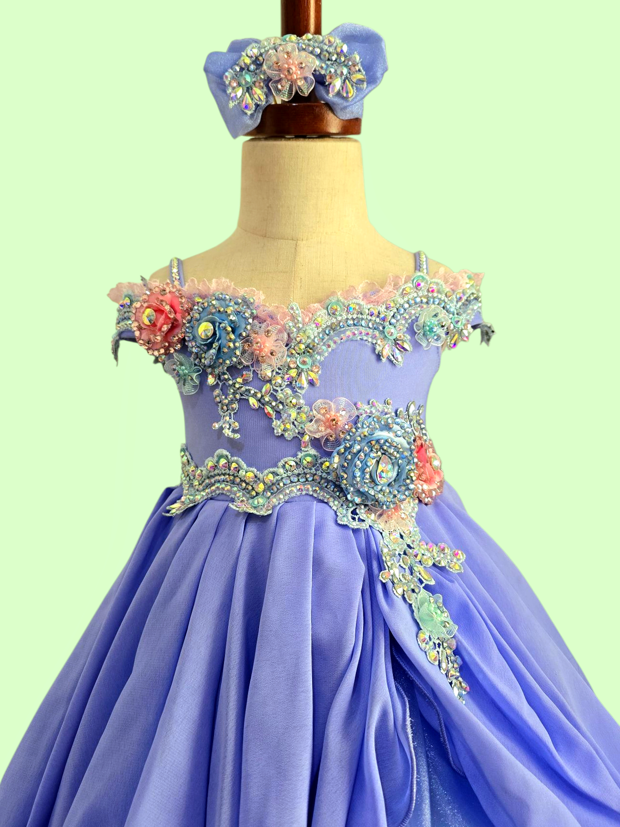 2/4 "Periwinkle Perfection" Glitzy Belle
