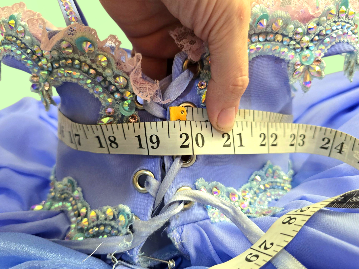 2/4 "Periwinkle Perfection" Glitzy Belle